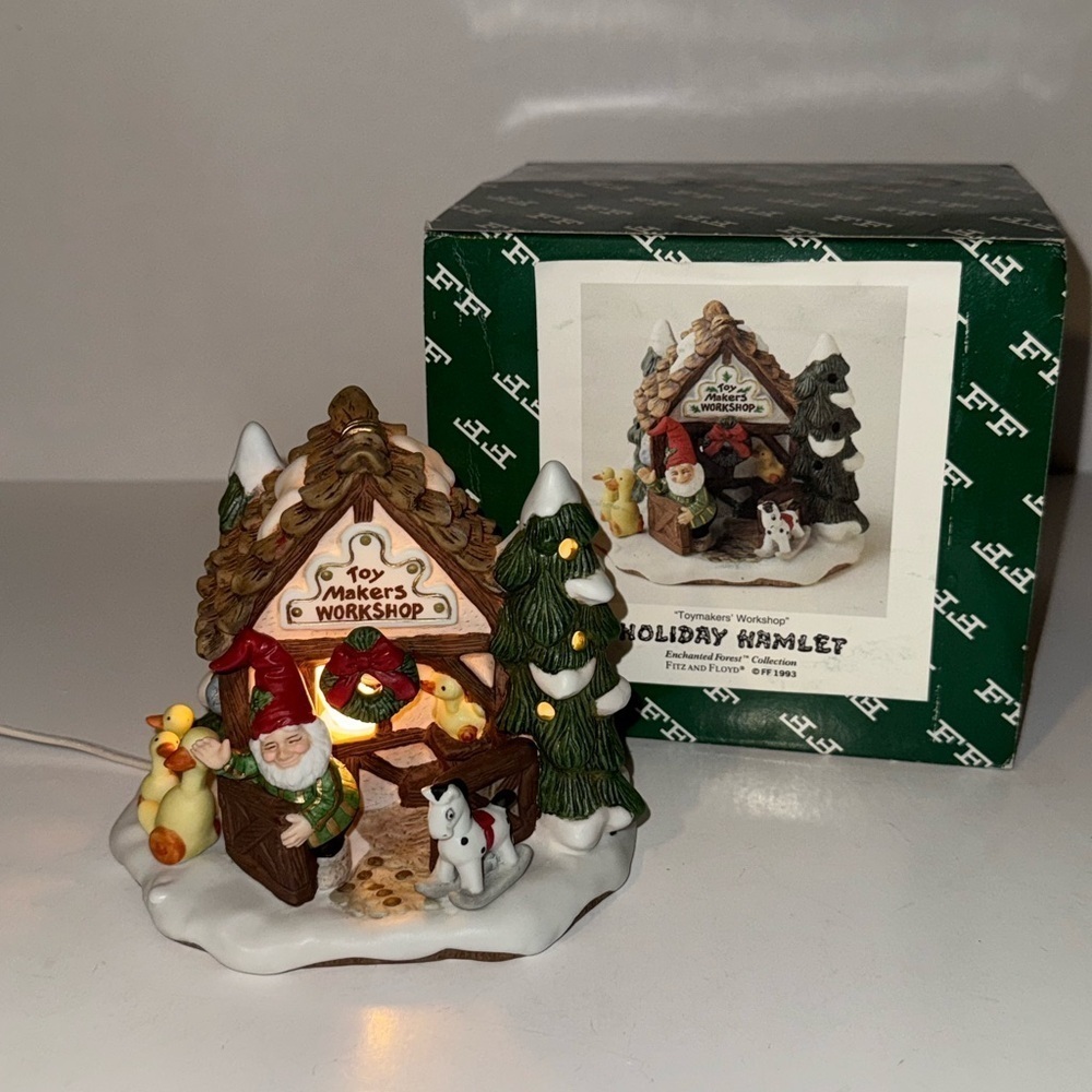 Fitz and Floyd “Toymakers workshop” holiday Hamlet 1993 -lights up